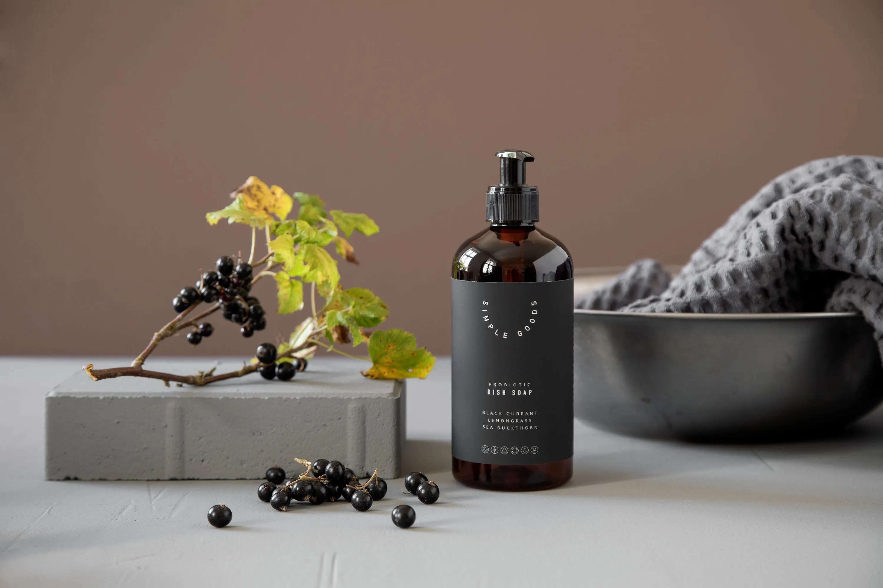 Dish soap Lemongrass/Black Currant 450 ml