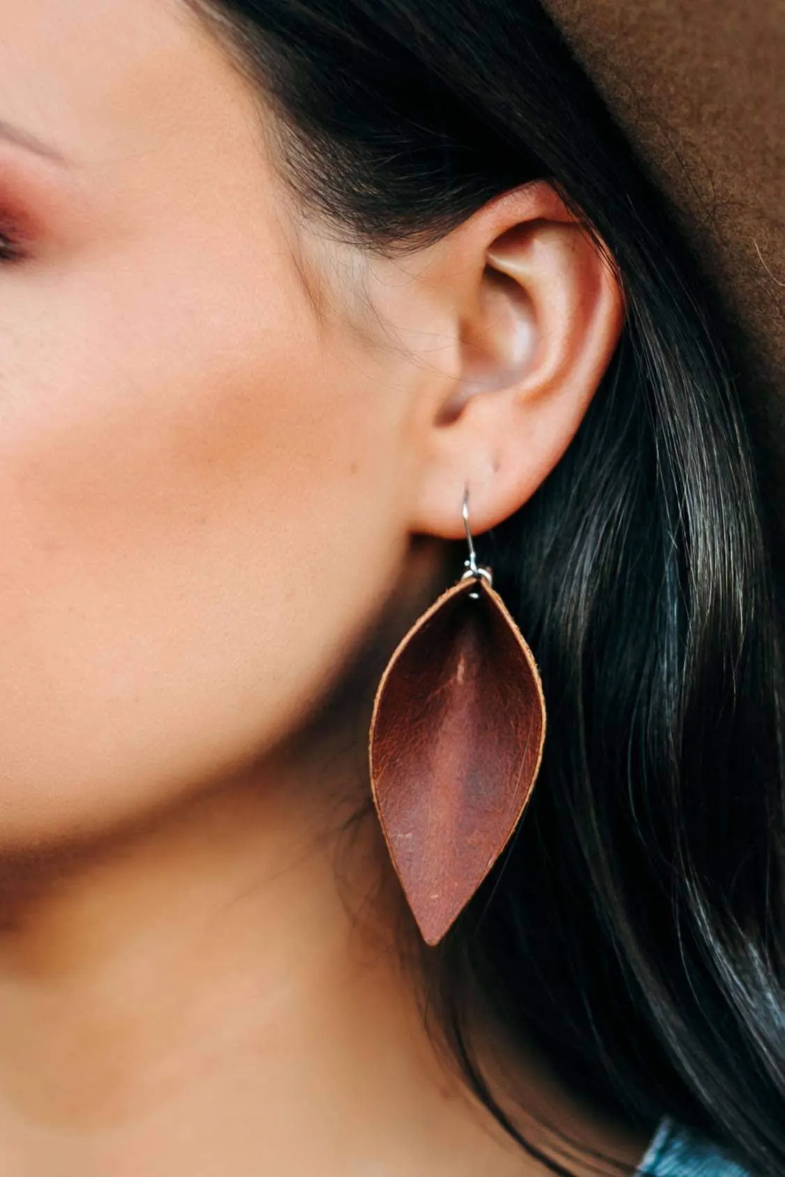 Leather Petal Earring "Aged Brandy"